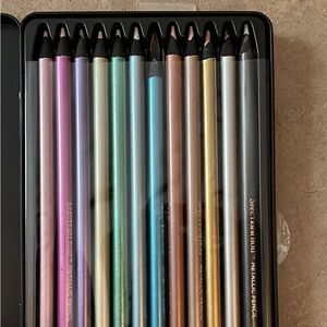 Metallic Colour Pencils/ Pencil crayons